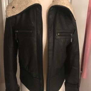 Faux leather jacket /w faux Sherpa collar,very cut